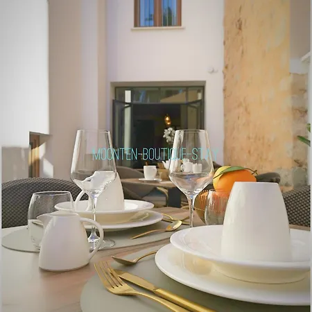 Moonten Boutique Hotel *
